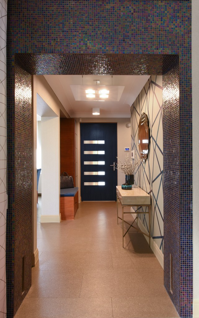 Bejárat a nappaliból nézve