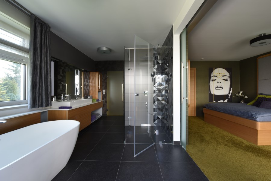 Fürdőszoba férfias anyaghasználattal