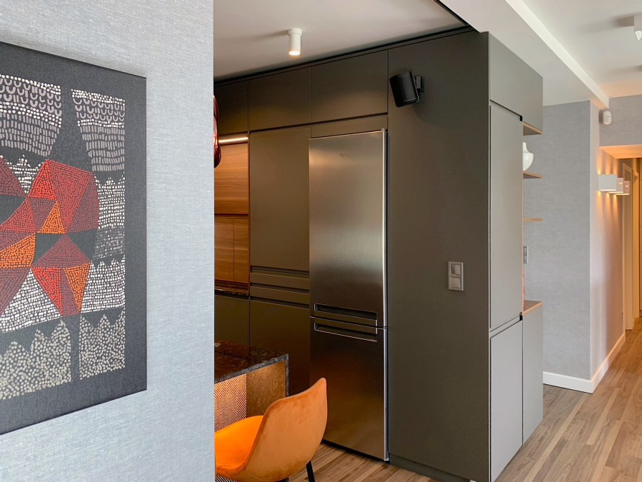 A jó minőségű zenehallgatást a minden helyiségben elhelyezett fali hangszórók biztosítják